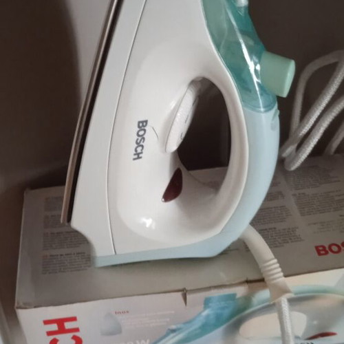 Bosch iron 1200W lightweight ideal for travel like new