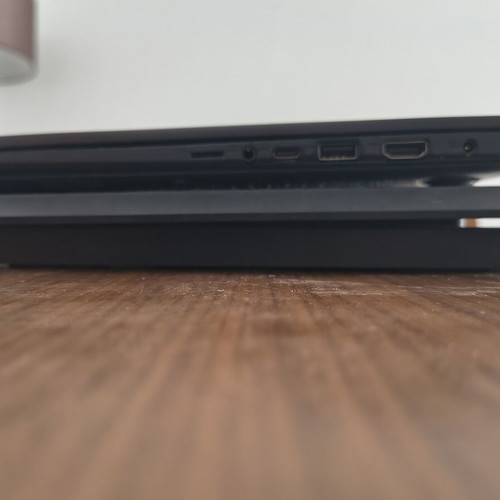 Asus VivoBook 15 M513UA Ryzen 5 5500u 16GB 1TB SSD Windows 11 Pro like new