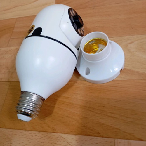 Bulb security WiFi camera used, in good working condition