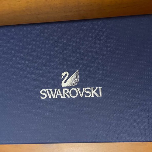 Swarovski necklace new with blue rectangular stone and silver clasps