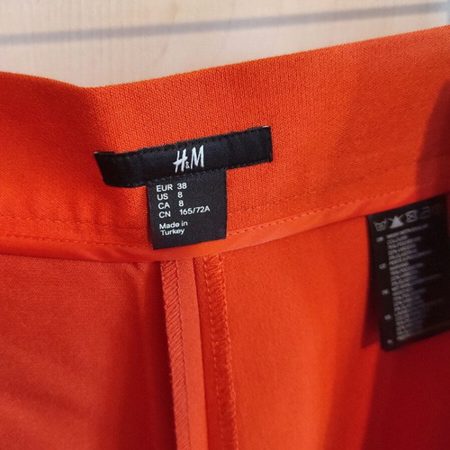 H&M skirt orange like new, size M