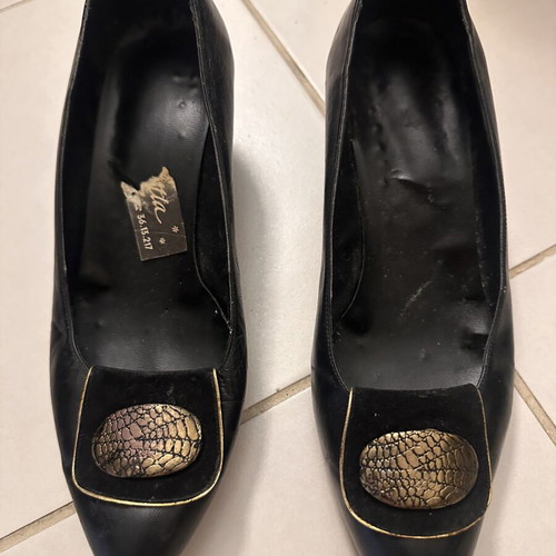 Vintage Industries leather pumps size 37 used