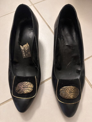 Vintage Industries leather pumps size 37 used