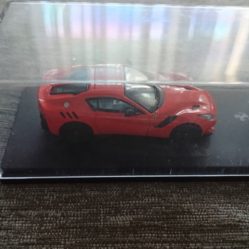 Ferrari collectible metal toy car set 1:43 F12tdf & Daytona SP3