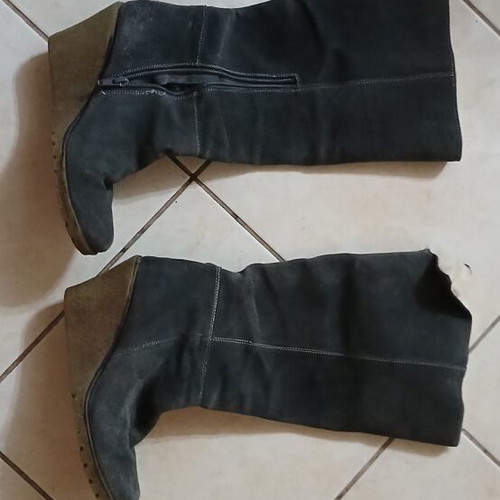 Castor boots used with ester lining and fur