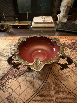 Vintage opaline bowl with brass base like new, decorative