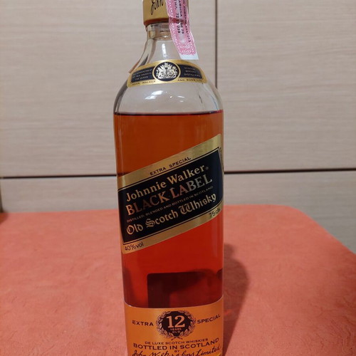 Johnnie Walker Black Label 12 Years Old used, Extra Special Old Scotch 1980s Edition