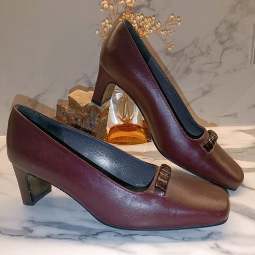 Leather burgundy women's shoe like new size 37 Greek made