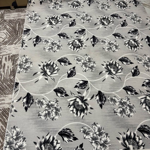 Rug 150 x 214 new, very soft for all seasons