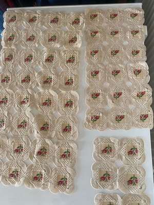 Handmade set of 4 ecru table runners with crochet lace and rose embroidery new