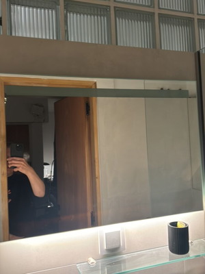 Καθρέφτης με φως σαν καινούργιο 50x73