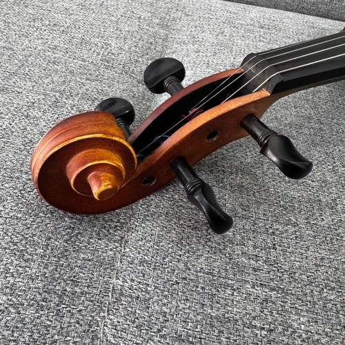 Electroacoustic violin used 4/4 with case and bow