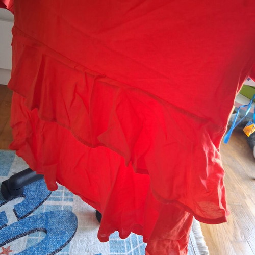 H&M oversized T-shirt used, red with ruffles