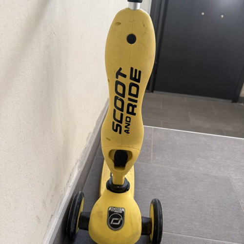 Scoot and Ride Kids Scooter like new, yellow
