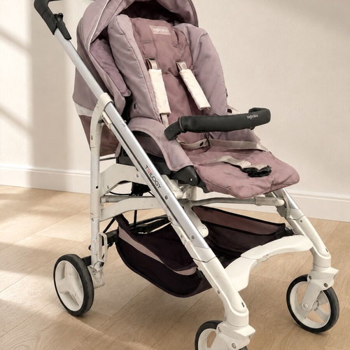Inglesina stroller with footmuff, mosquito net, rain cover, cup holder