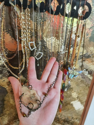 Women's beautiful necklace like new