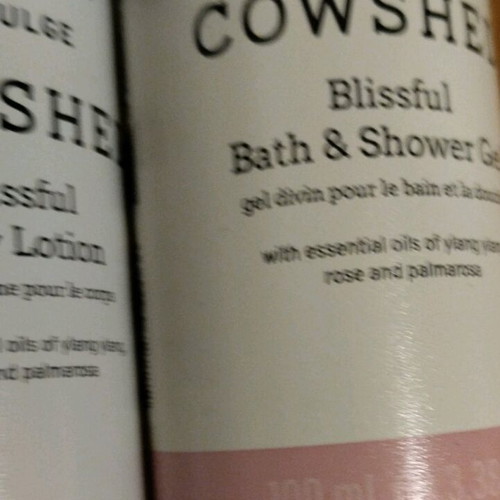 Cowshed Indulge Blissful Treats Duo gift set with shower gel and body lotion new