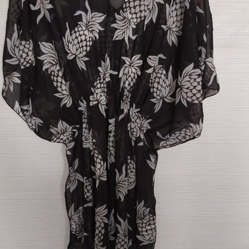 Women's Caftan beachwear like new, black with white pineapple print