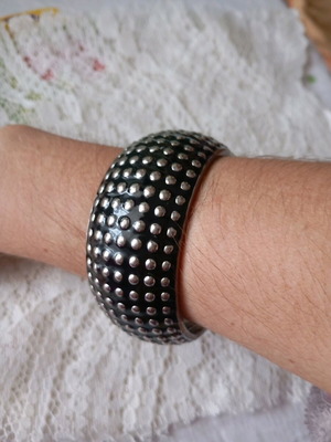 Metal embossed bracelet like new