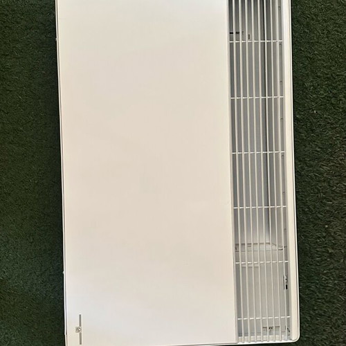 S&P pm 2001 space heater like new with wall mount