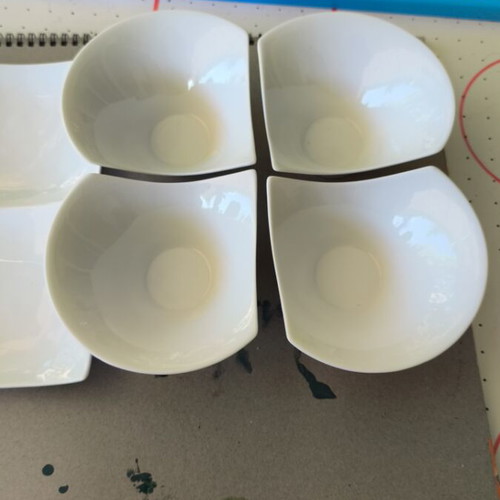 Set of 4 bowls and tray for nuts like new