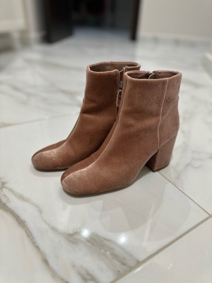 Bershka pink velvet ankle boots like new, size 37