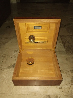 Adorini Torino Cedro Deluxe humidor used