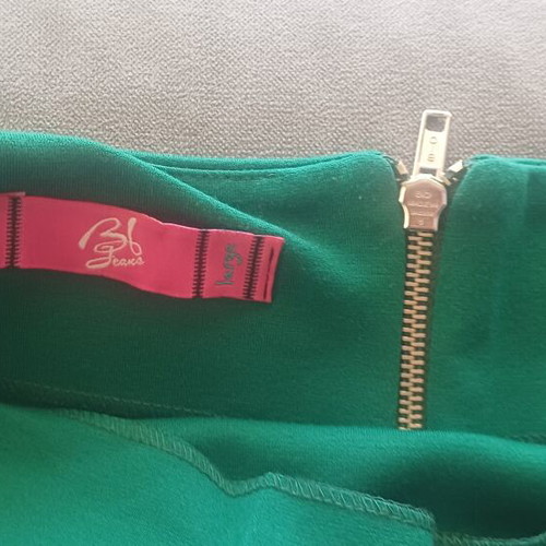 B.Younq green fitted midi skirt large used