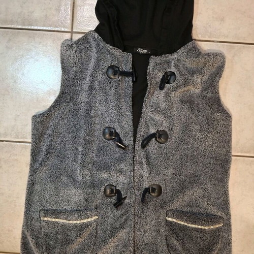 Γυναικείο γκρι γιλέκο Τζενη fashion με κουκούλα και κουμπιά μοντγκόμερι σαν καινούργιο