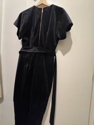 Black velvet dress like new, double-breasted with slit and belt