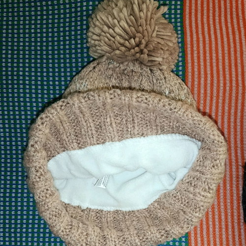 Women's winter hats used, pack of 4, one size multicolor