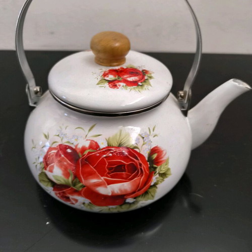 Iron teapot like new