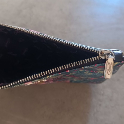 Clutch Axel like new, multicolor