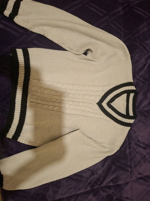 Cricket Style V-Neck sweater used with black stripes, size M