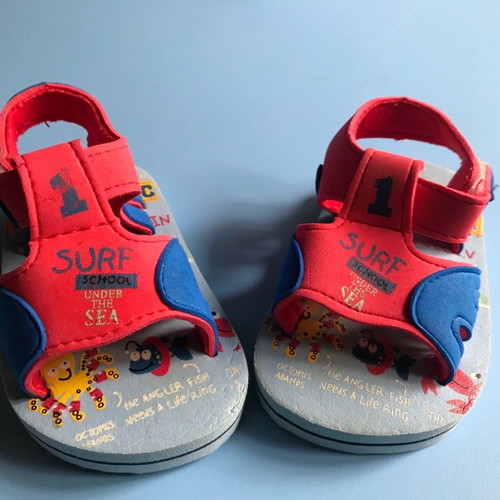 Sea sandals baby used, size 20