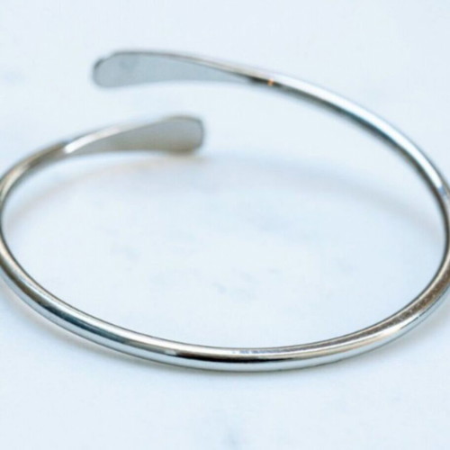 Minimal silver cuff bracelet new, adjustable metal alloy