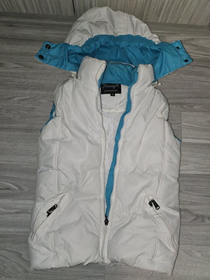 Sleeveless jacket with detachable hood like new, size 128 cm