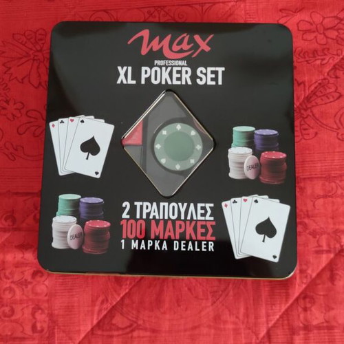 Max XL Poker Set like new with 100 chips and 2 decks
