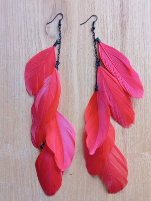 Feather earrings used, long 20cm, red