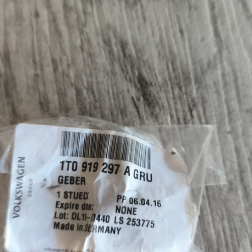 VW Genuine Sensor new