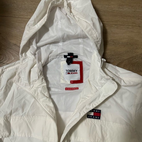 Tommy Jeans windbreaker jacket size M like new, oversized, white