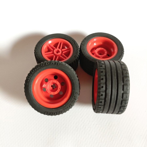 Lego wheels set of 4 with red rims 43.2 x 22 ZR like new