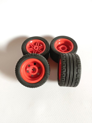 Lego wheels set of 4 with red rims 43.2 x 22 ZR like new