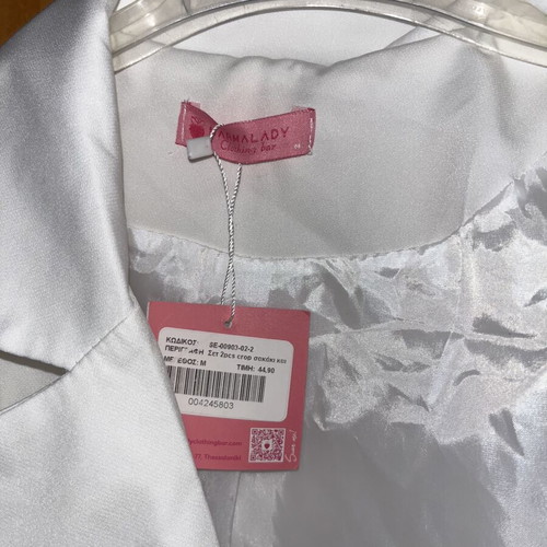 Crop blazer size M, white, new with tags