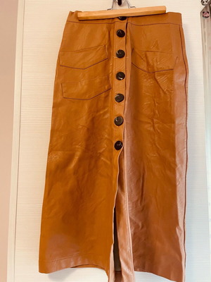 Arpyes midi skirt leatherette like new, beige