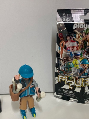 Playmobil 9332 Series 13 Paperboy New