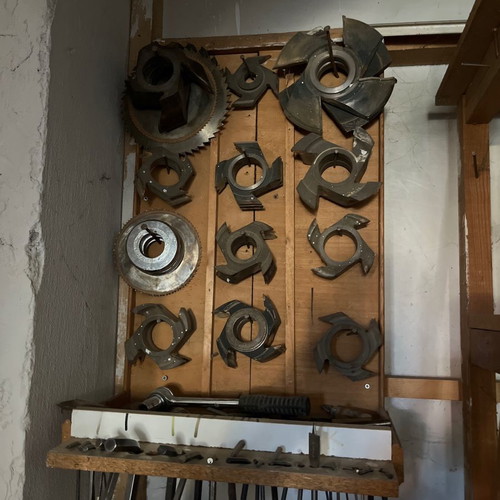Woodworking machines used, set with bandsaw, planer, press