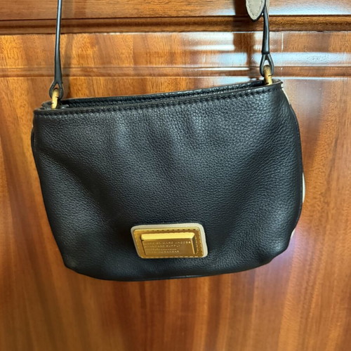 Marc by Marc Jacobs shoulder bag like new, black and white synthetic leather
