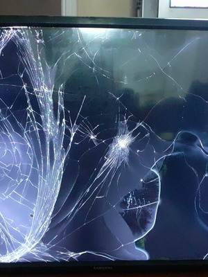 Samsung UE32EH4003W TV boards used due to broken screen