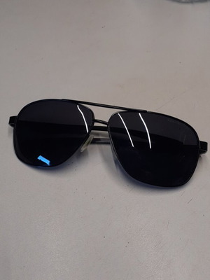Kingseven sunglasses with black lenses and metal frame